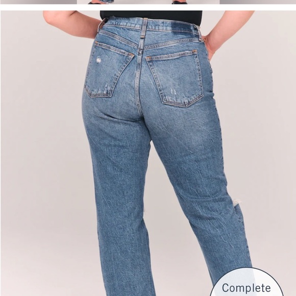 Abercrombie & Fitch Curve Love Ultra High Rise 90s Straight Jean - Picture 4 of 4